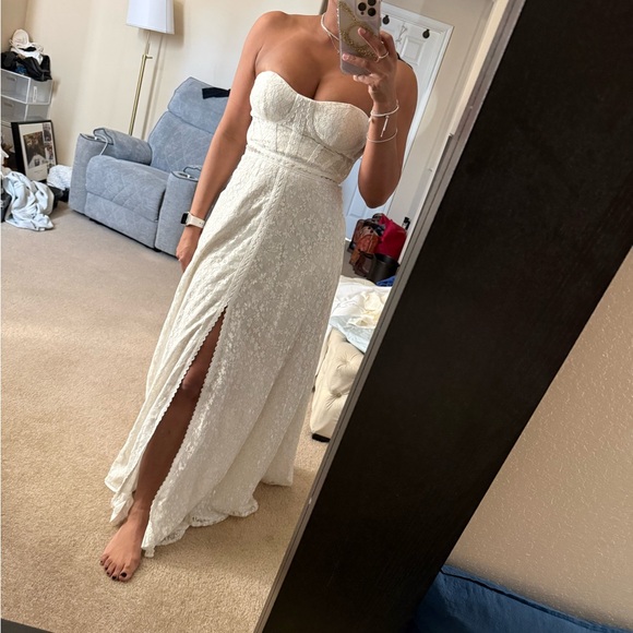 Lulu's White Strapless Gown - Picture 3 of 4